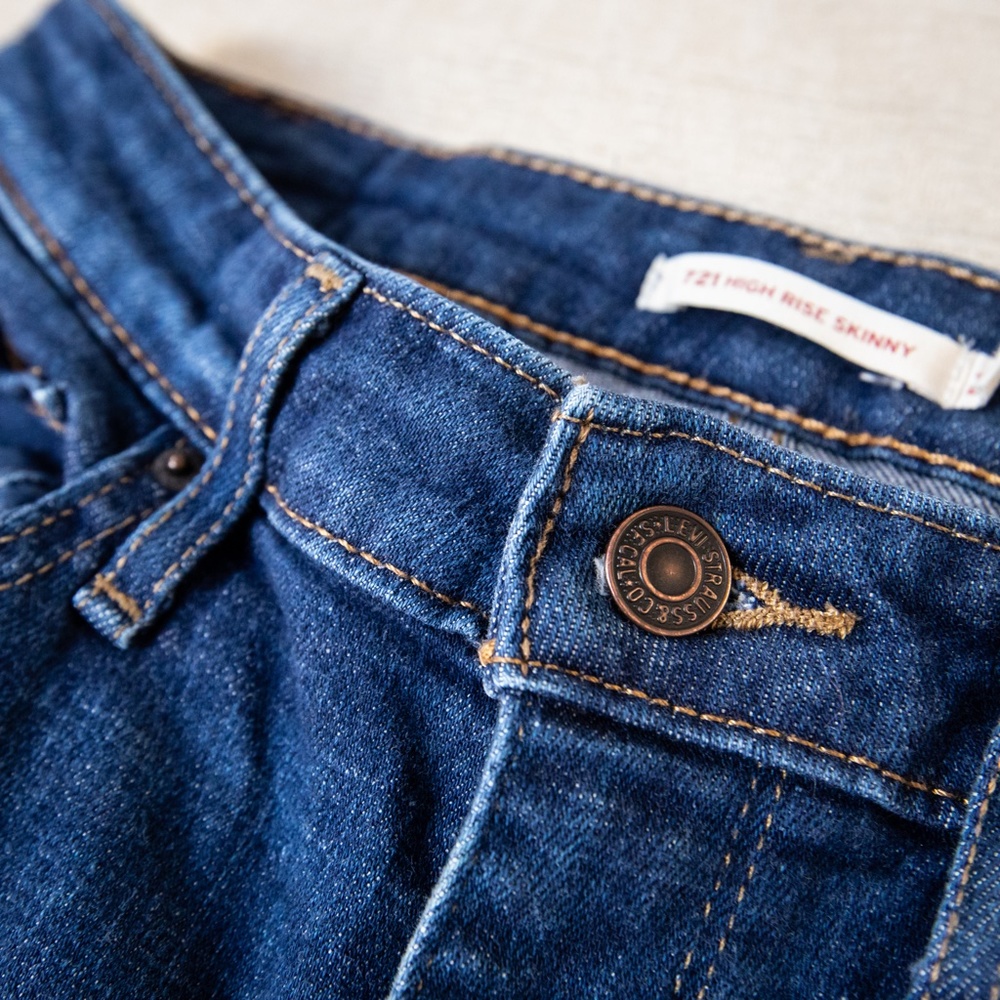 Levi's Women's 721 High Rise Skinny Denim Jean